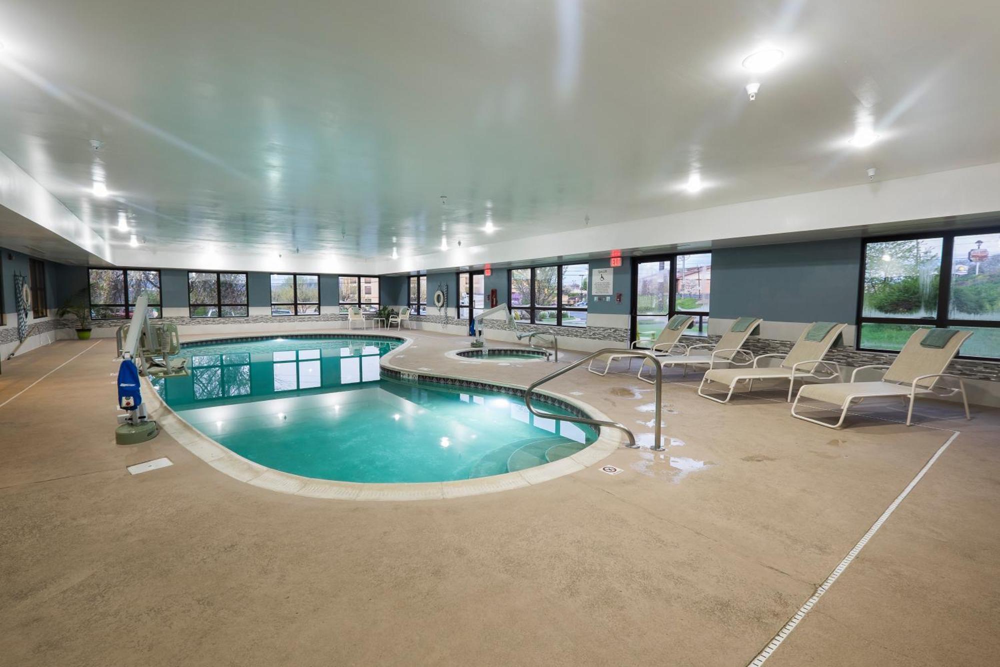 Wingate By Wyndham Waynesboro Hotel Exterior foto